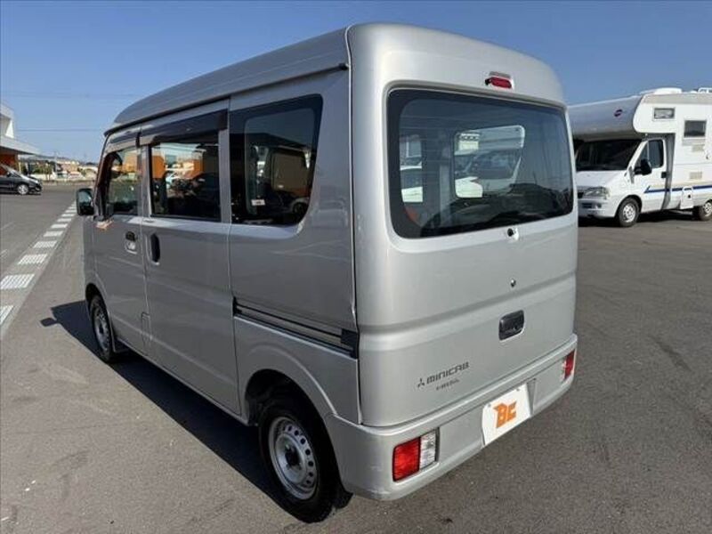 MINICAB VAN