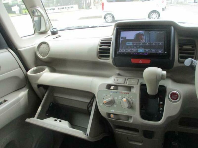 N BOX