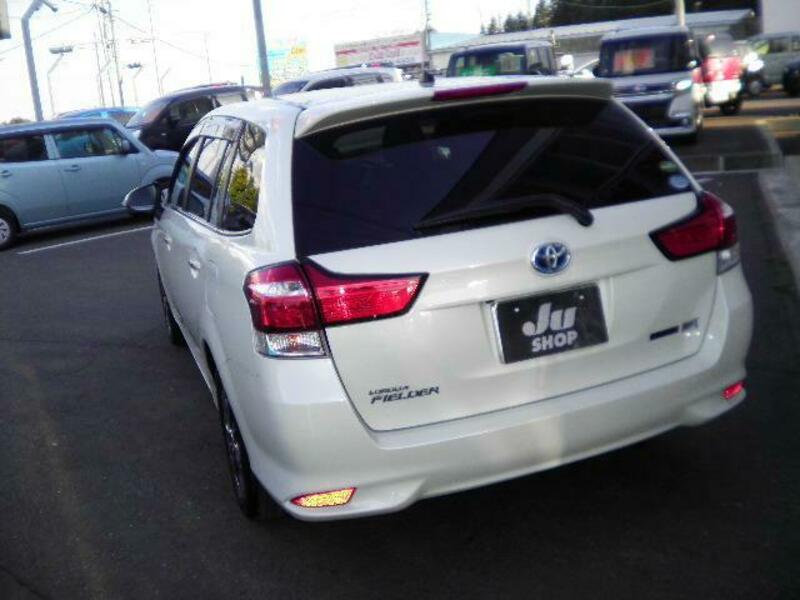 COROLLA FIELDER