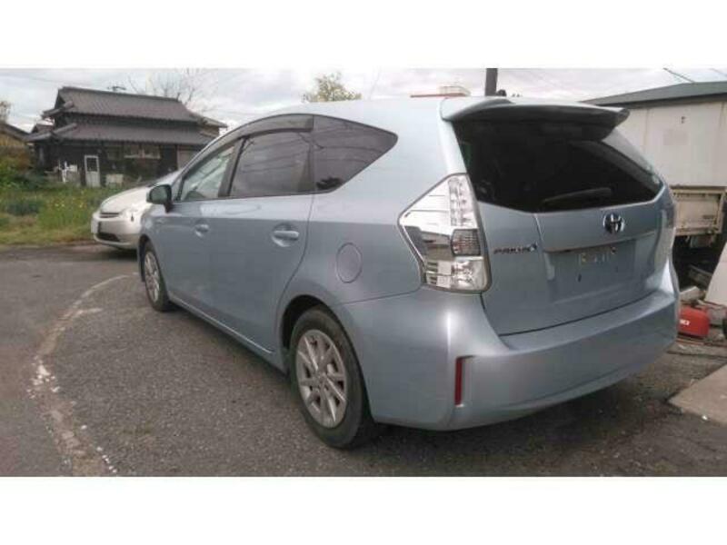 PRIUS ALPHA