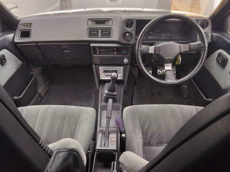 COROLLA LEVIN