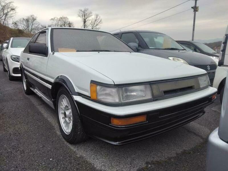 COROLLA LEVIN