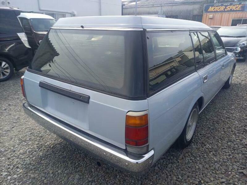 CROWN VAN