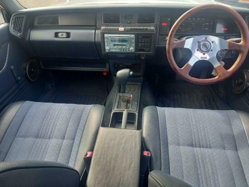 CROWN VAN