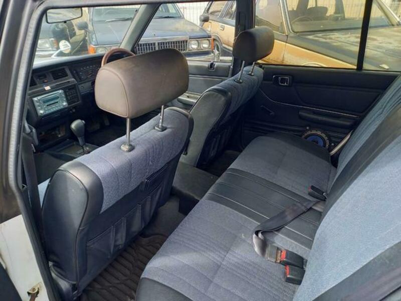 CROWN VAN