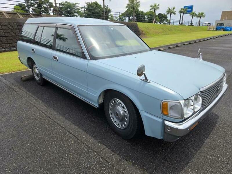 CROWN VAN