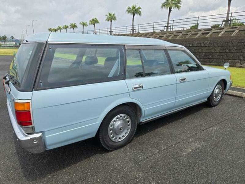 CROWN VAN