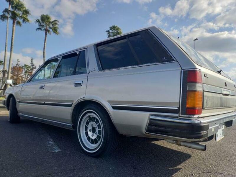 GLORIA WAGON