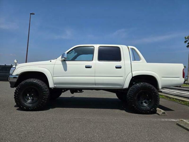 HILUX