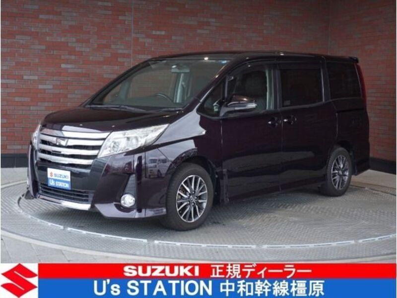 TOYOTA NOAH