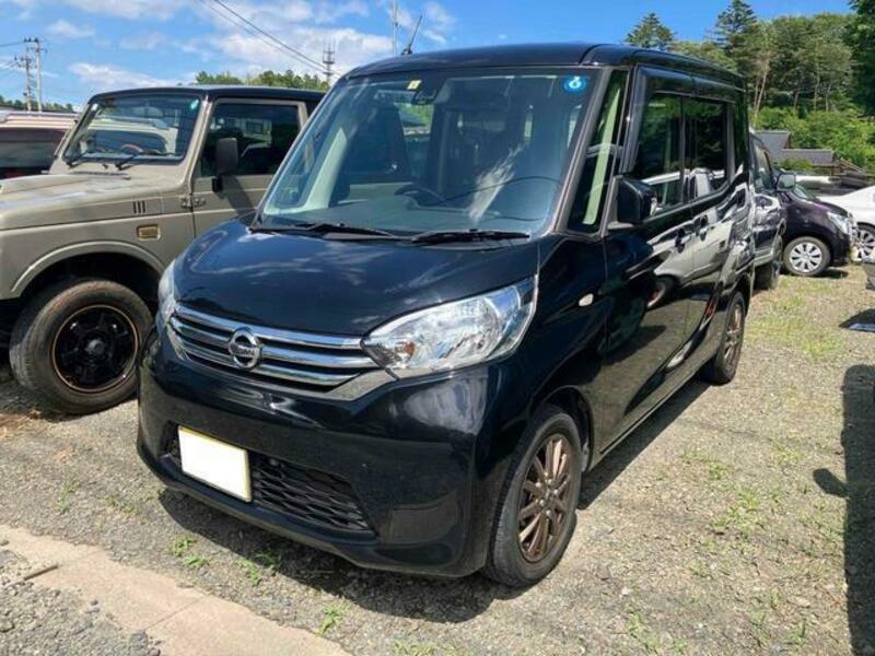 NISSAN DAYZ ROOX