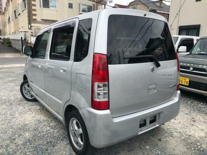 WAGON R