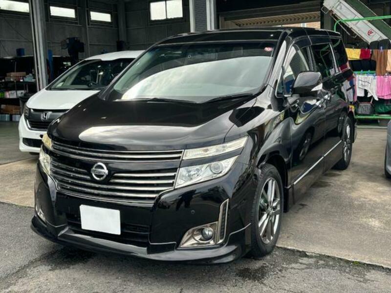 NISSAN ELGRAND