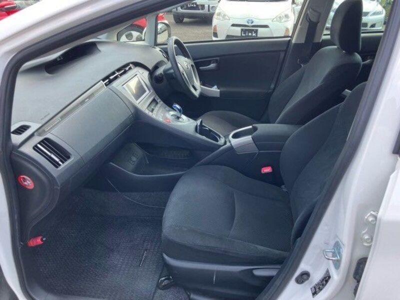 PRIUS PHV