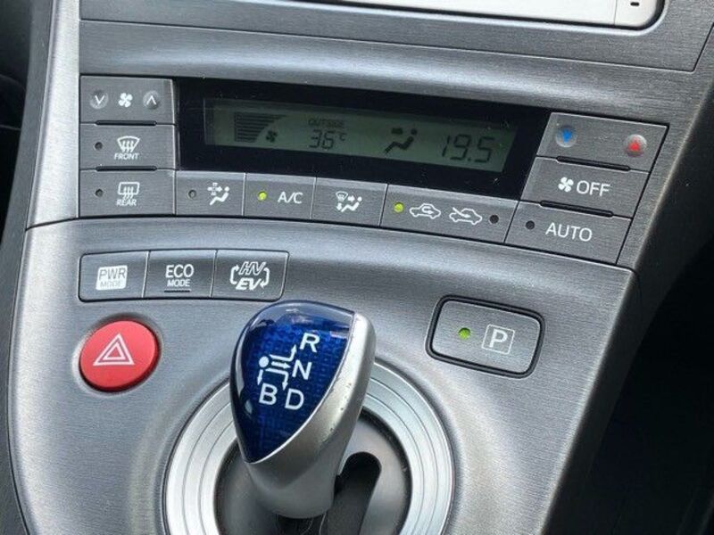 PRIUS PHV