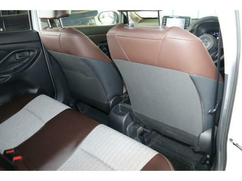 YARIS CROSS