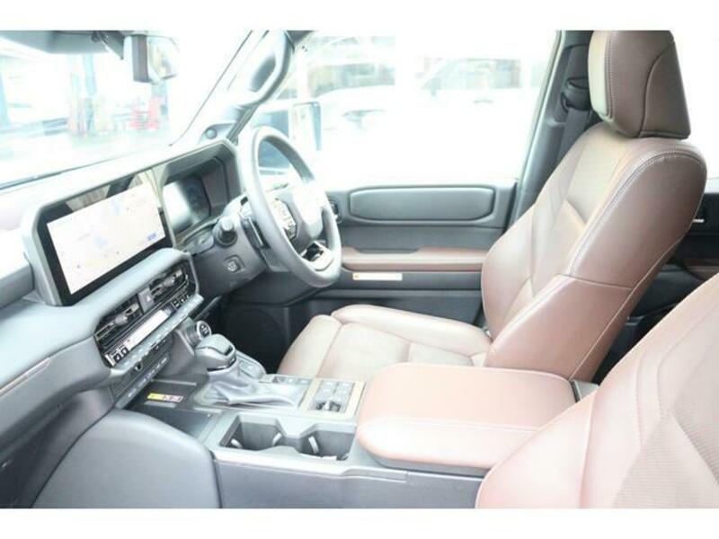 LAND CRUISER 250