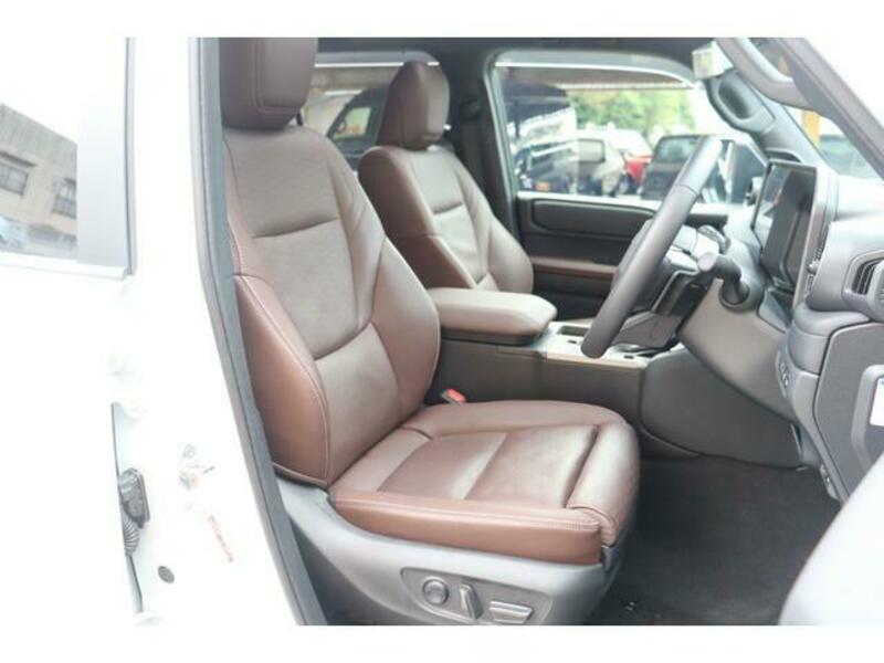LAND CRUISER 250