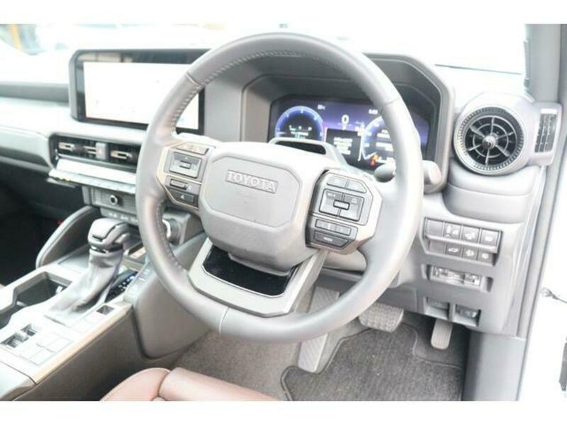 LAND CRUISER 250