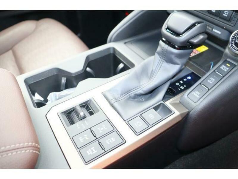 LAND CRUISER 250