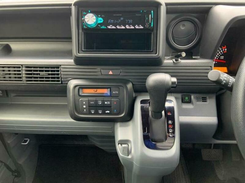 N-VAN