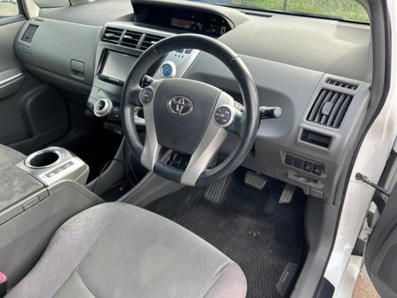 PRIUS ALPHA