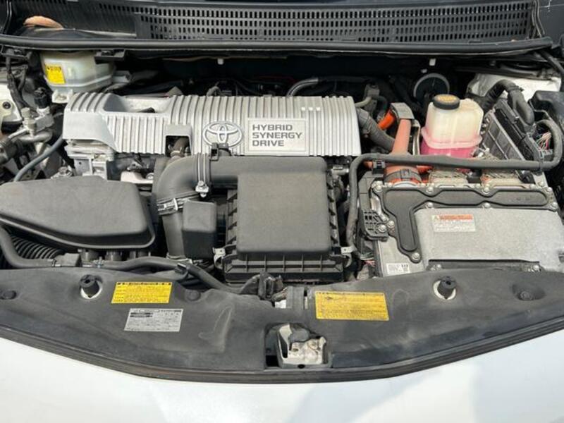 PRIUS ALPHA