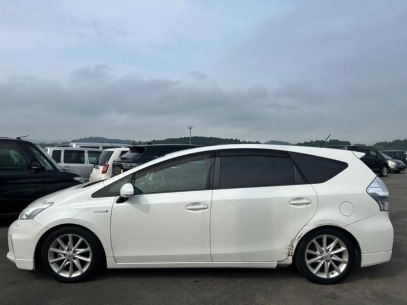 PRIUS ALPHA