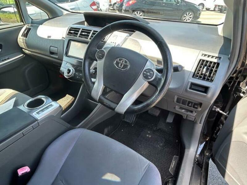 PRIUS ALPHA