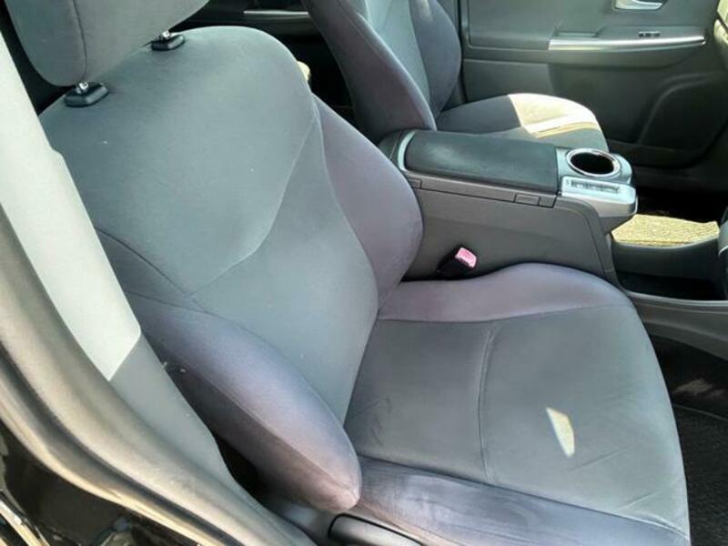 PRIUS ALPHA