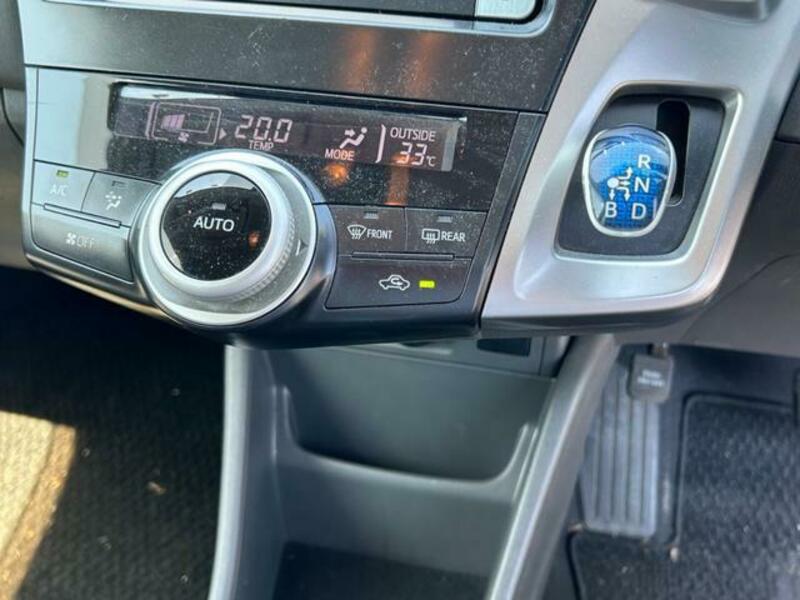 PRIUS ALPHA