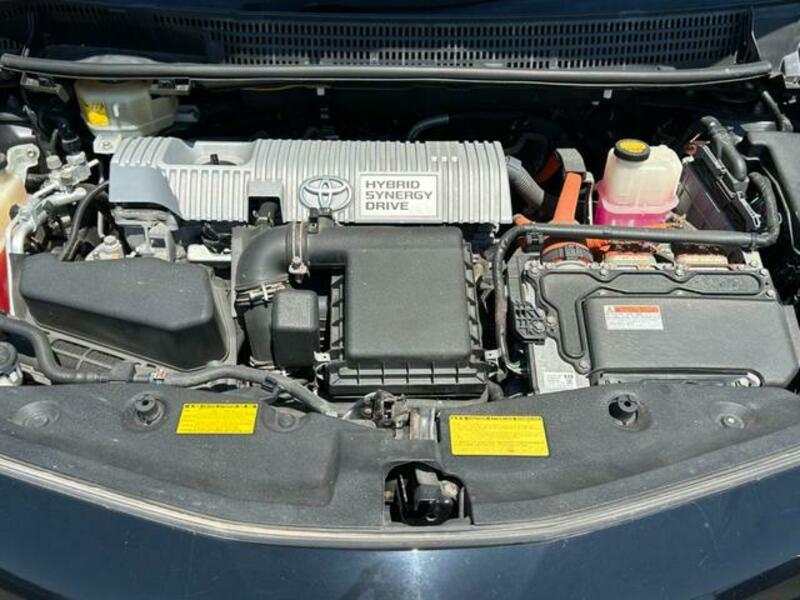 PRIUS ALPHA