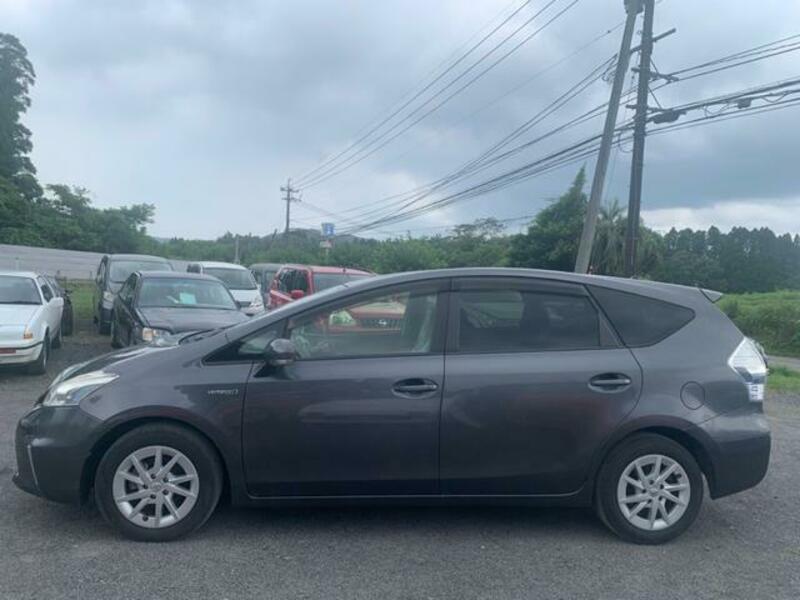 PRIUS ALPHA