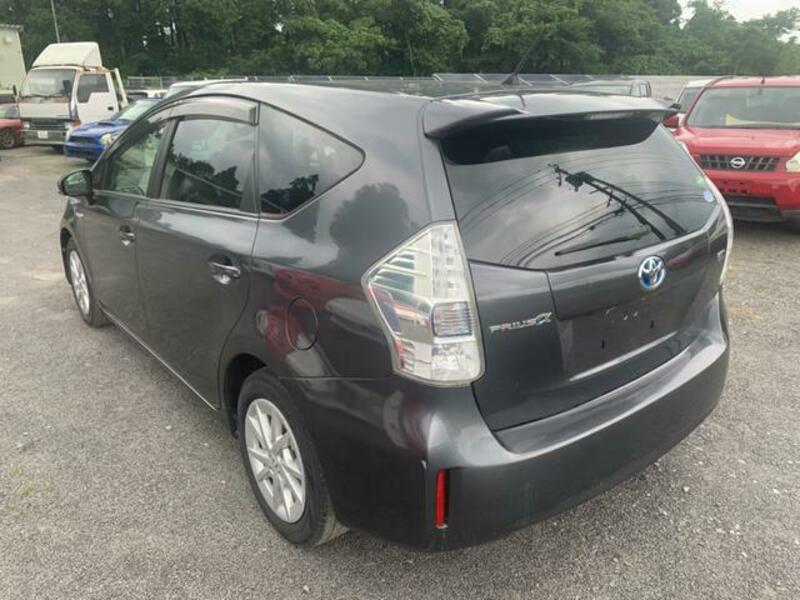 PRIUS ALPHA