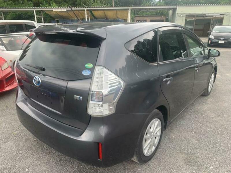 PRIUS ALPHA