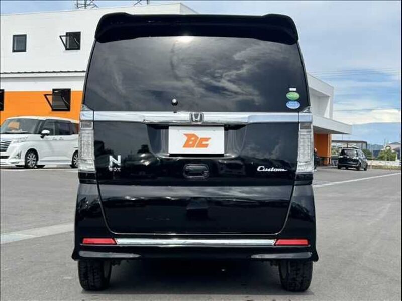 N BOX CUSTOM