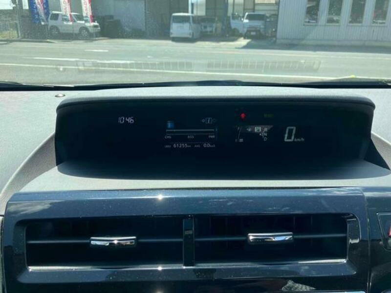PRIUS ALPHA
