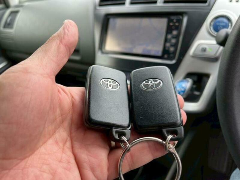 PRIUS ALPHA