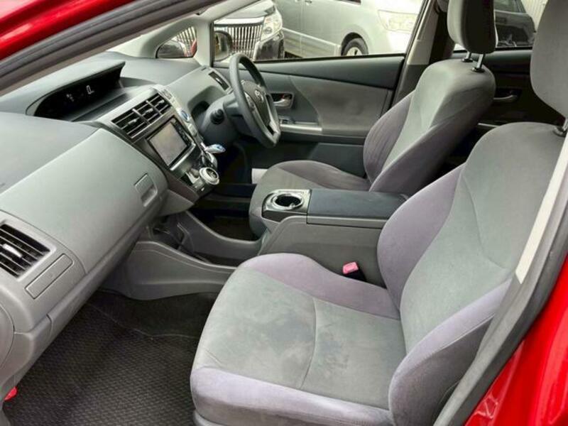 PRIUS ALPHA