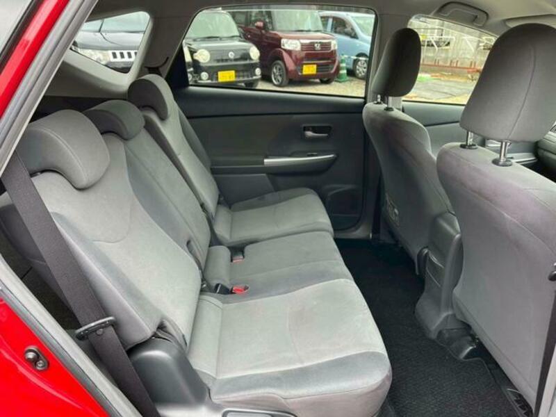 PRIUS ALPHA