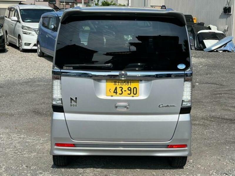 N BOX CUSTOM