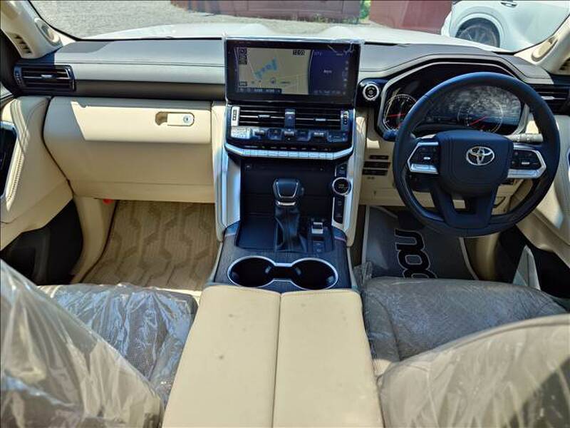 LAND CRUISER