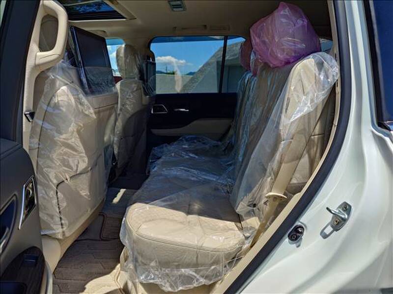 LAND CRUISER