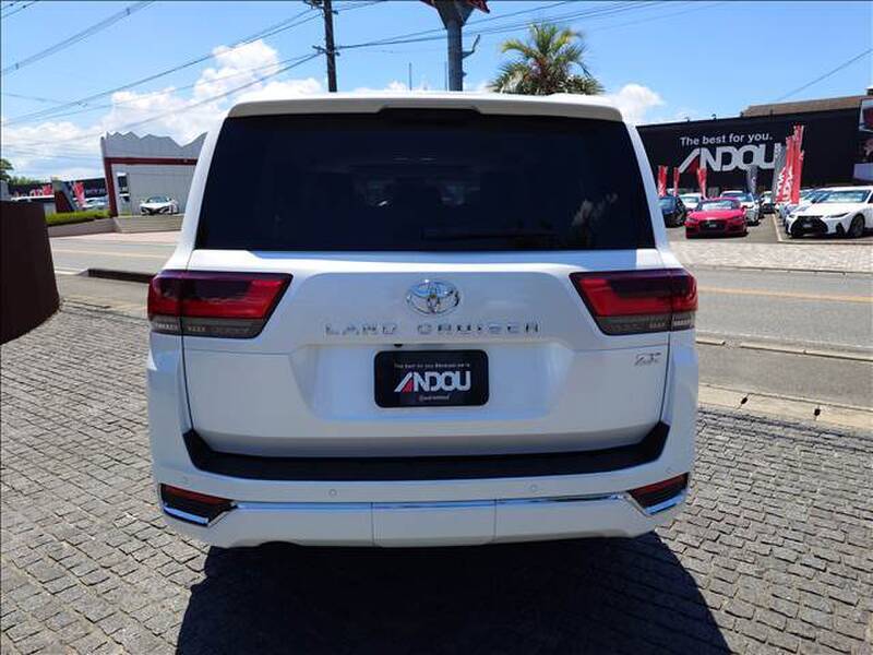 LAND CRUISER