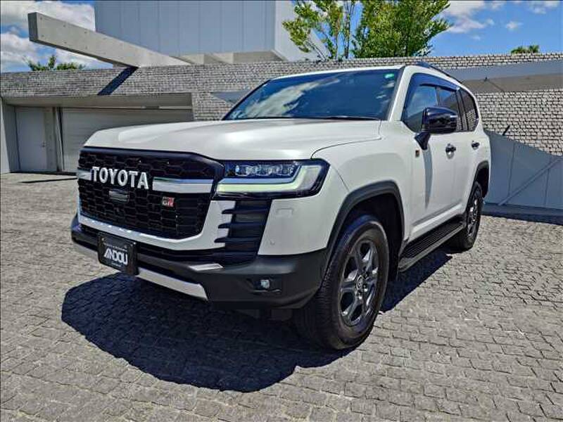 TOYOTA LAND CRUISER