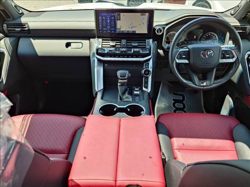 LAND CRUISER
