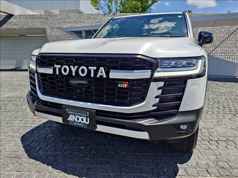 LAND CRUISER