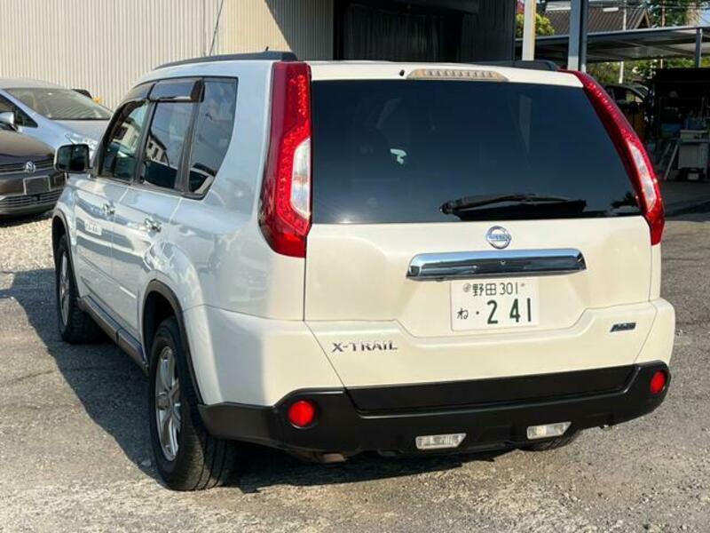 X-TRAIL