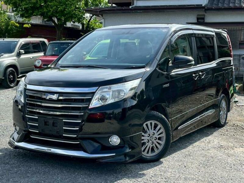 TOYOTA NOAH