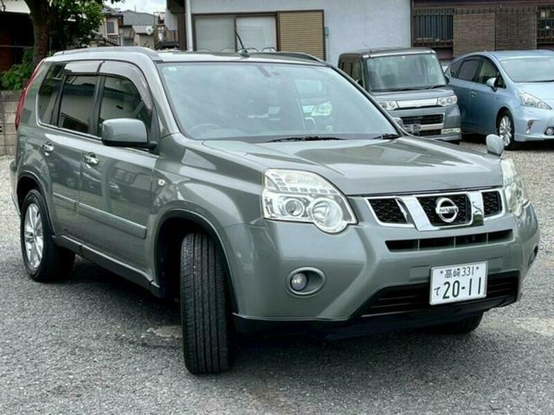 X-TRAIL